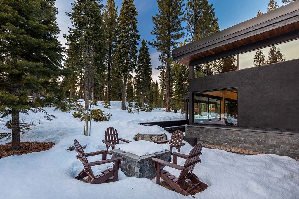 The Martis Camp Home is simultaneously airy and wide open while also being peaceful and private now available for sale. This home located at 8378 Thunderbird Cir, Truckee, California; offering 5 bedrooms and 4 bathrooms with over 3,200 square feet of living spaces.