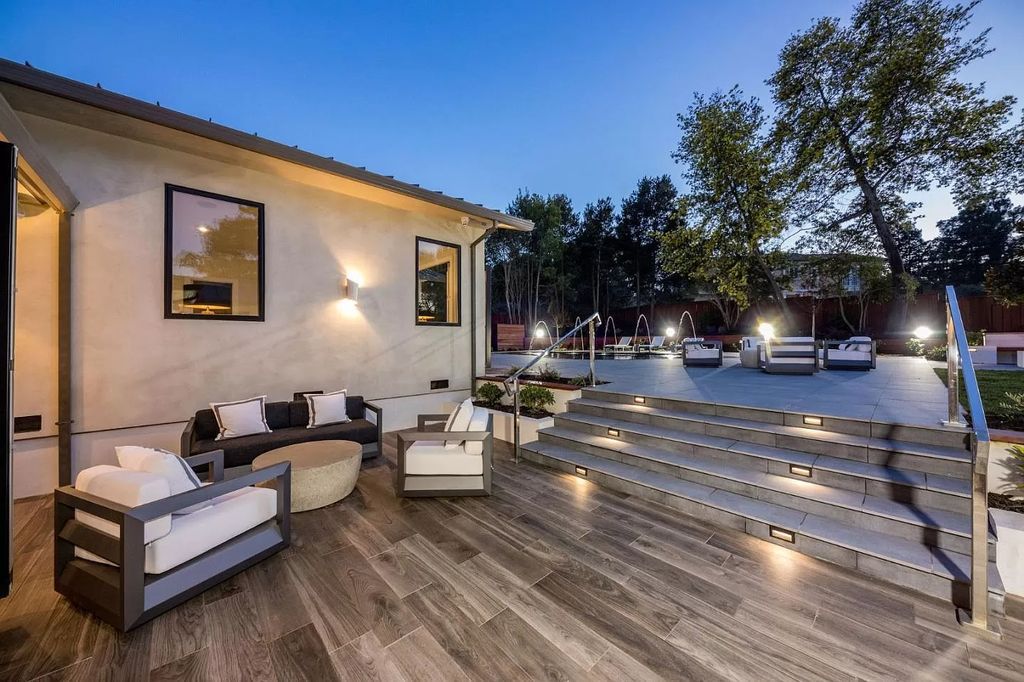 The California Home is one-of-a-kind compound that has been meticulously rebuilt from the ground up now available for sale. This home located at 38 Tevis Pl, Burlingame, California; offering 5 bedrooms and 4 bathrooms with over 4,000 square feet of living spaces.