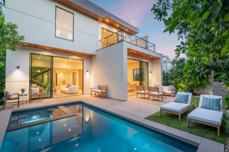 A Modern Architectural Home in the heart of Hollywood West Sells for $5,450,000