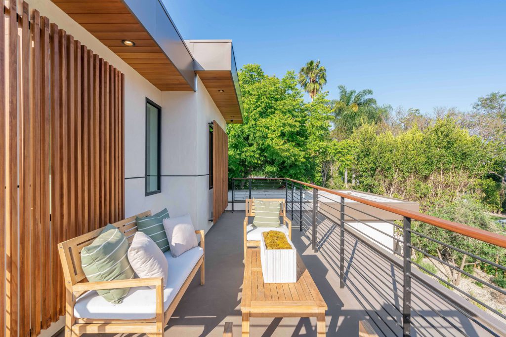 A-Modern-Architectural-Home-in-the-heart-of-West-Hollywood-West-Sells-for-5450000-5
