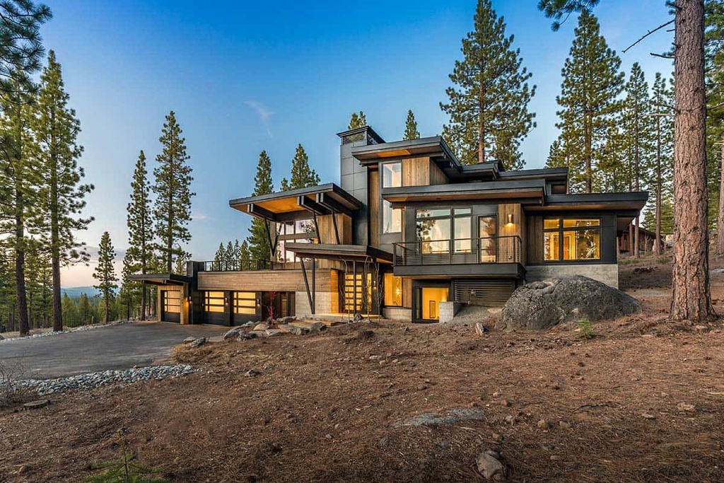The Mountain Home on Martis Camp Lot 531 is sleek, solid and attractive 5-bedroom retreat was designed by Kelly and Stone Architects. This home located on beautiful lot with amazing views north into the Martis Valley and wonderful outdoor living spaces