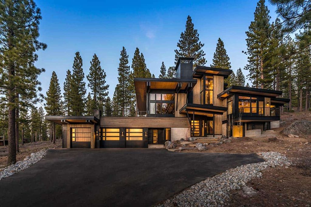 The Mountain Home on Martis Camp Lot 531 is sleek, solid and attractive 5-bedroom retreat was designed by Kelly and Stone Architects. This home located on beautiful lot with amazing views north into the Martis Valley and wonderful outdoor living spaces