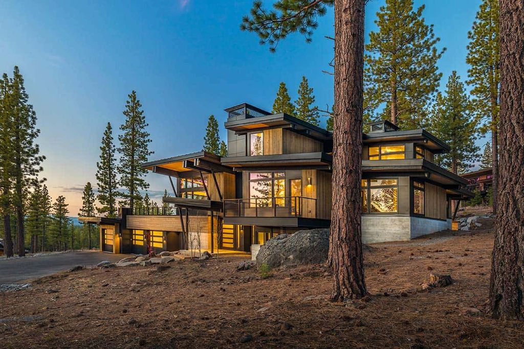 The Mountain Home on Martis Camp Lot 531 is sleek, solid and attractive 5-bedroom retreat was designed by Kelly and Stone Architects. This home located on beautiful lot with amazing views north into the Martis Valley and wonderful outdoor living spaces