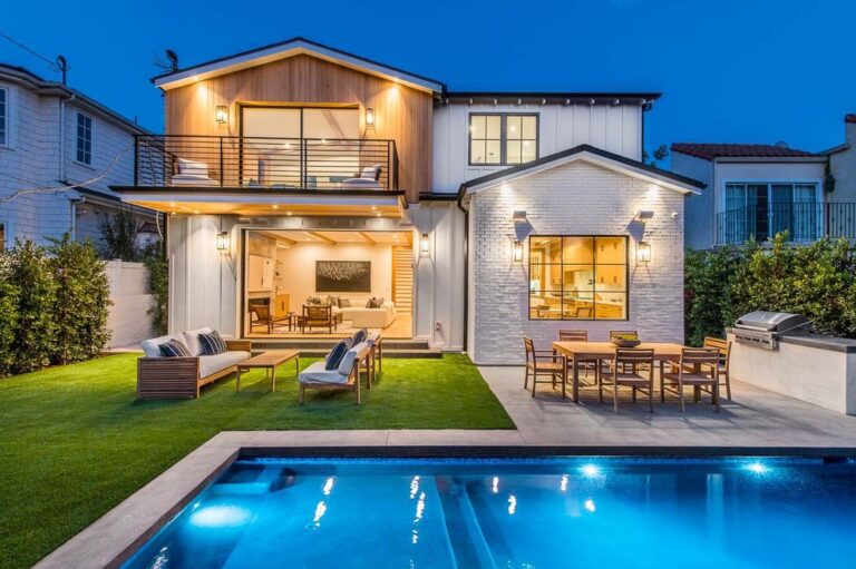 An Exceptional Coastal Farmhouse in Pacific Palisades Sells for $6,700,000