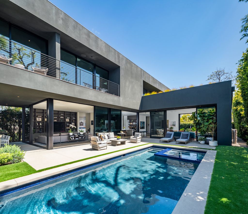 The Home in Venice is a luxurious modern home designed by Marmol Radziner features an open-concept floor plan and masterful workmanship now available for sale. This home located at 1233 Appleton Way, Venice, California; offering 5 bedrooms and 7 bathrooms with over 5,000 square feet of living spaces. 