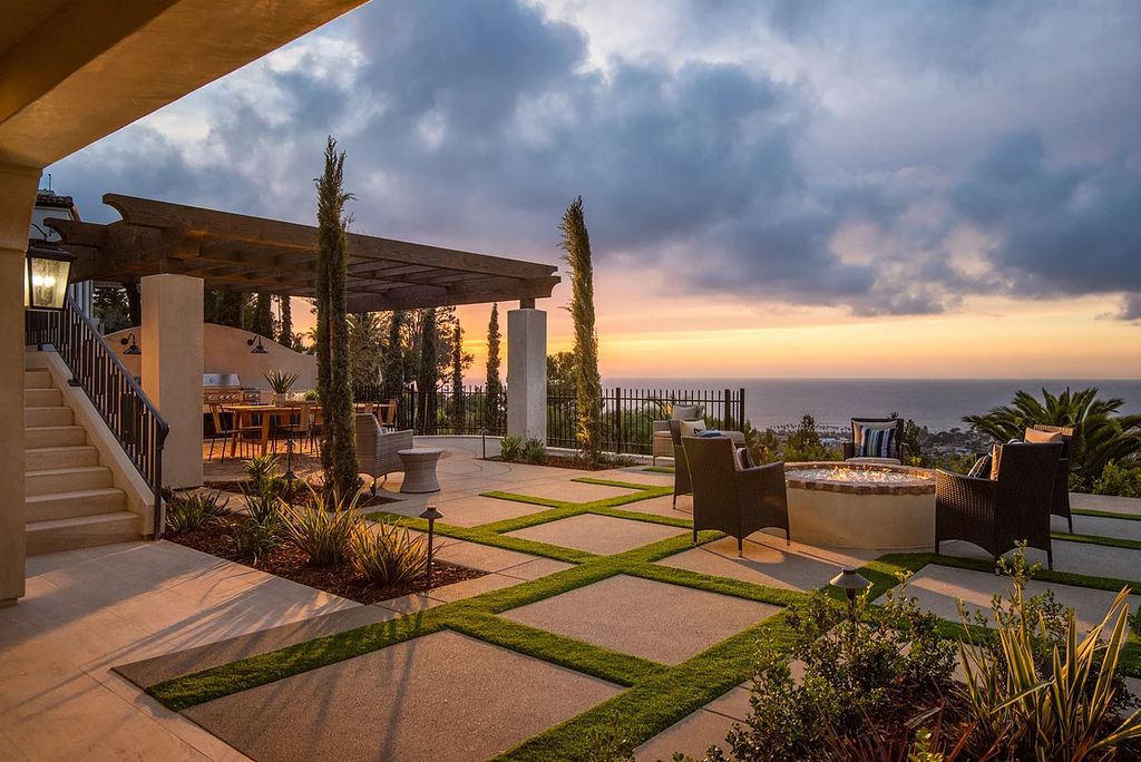 Brand-New-Construction-Home-in-La-Jolla-Features-Timeless-Architecture-Asking-for-12995000-42