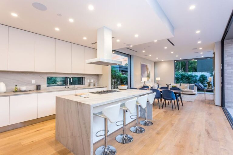 Convenient Modern Masterpiece in the heart of West Hollywood, California