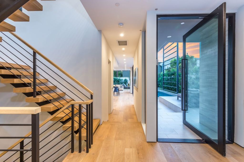  Convenient Modern Masterpiece in the heart of West Hollywood, California