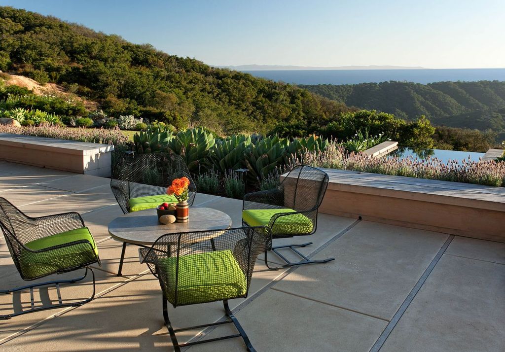 Desirable-Estate-in-California-with-superb-view-of-Santa-Barbara-coastline-11