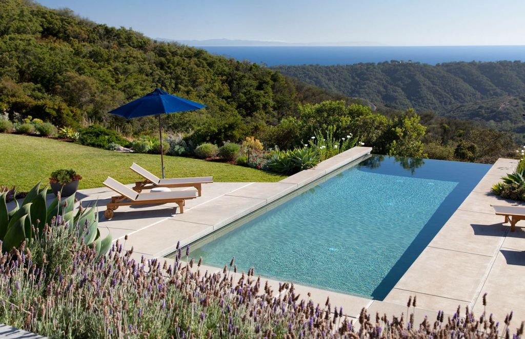Desirable Estate in California with superb view of Santa Barbara coastline