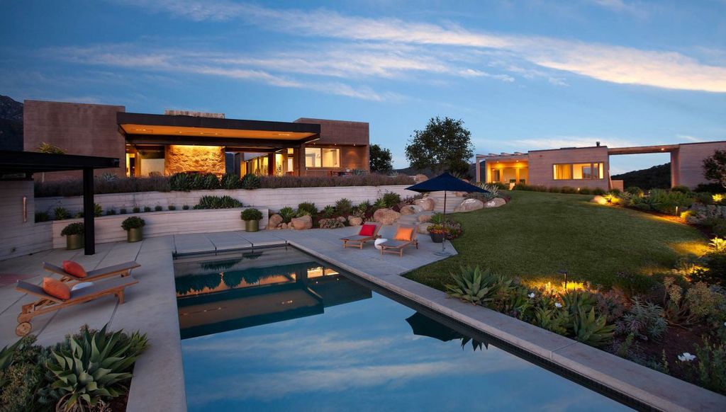 Desirable Estate in California with superb view of Santa Barbara coastline