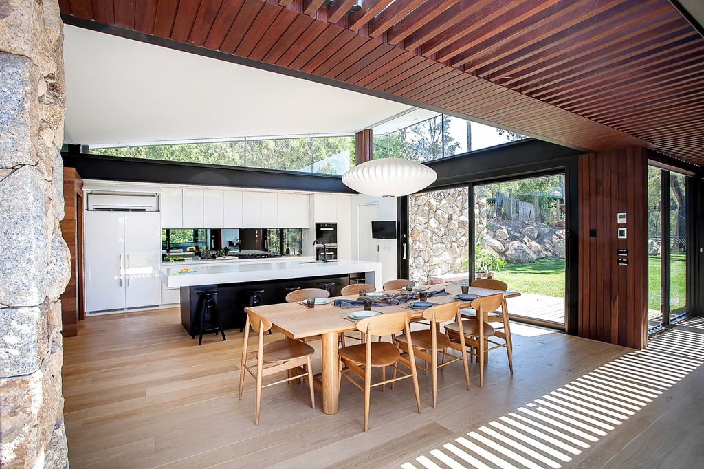 Elegant-Design-of-Warrandyte-House-13