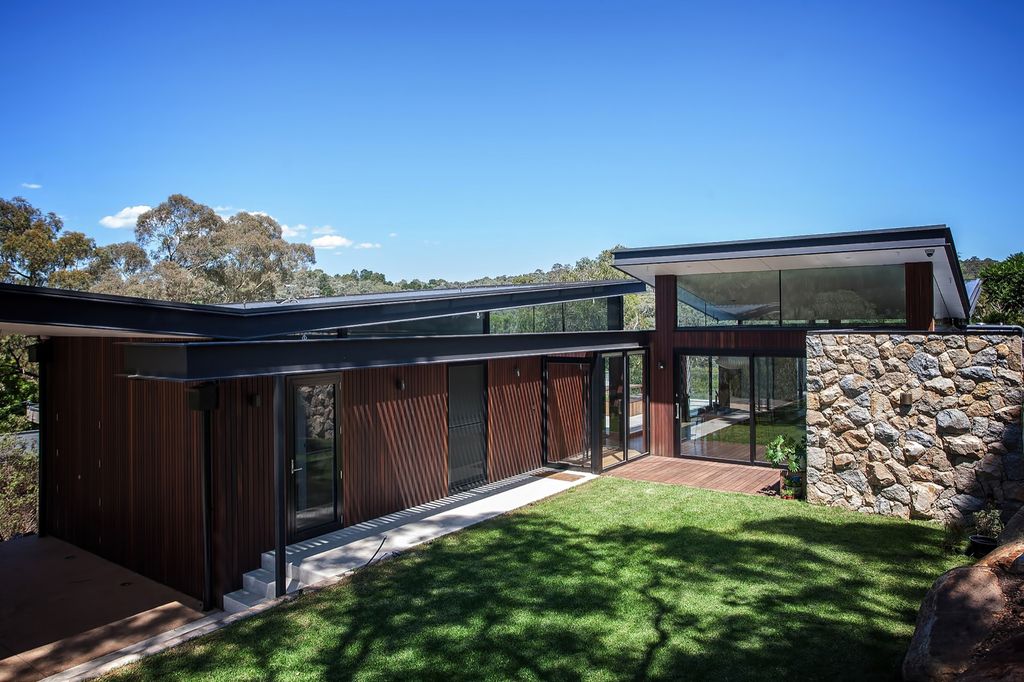 Elegant Design of Warrandyte House (4)