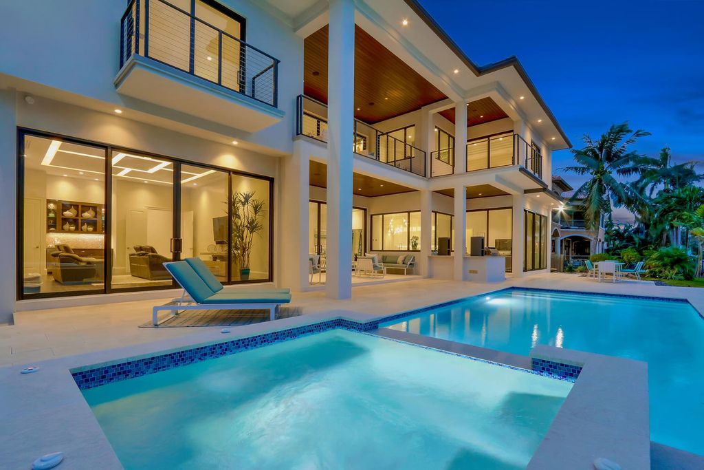 Exceptional-Florida-Waterfront-Home-with-Immaculate-Contemporary-Finishes-Sells-for-4425000-20