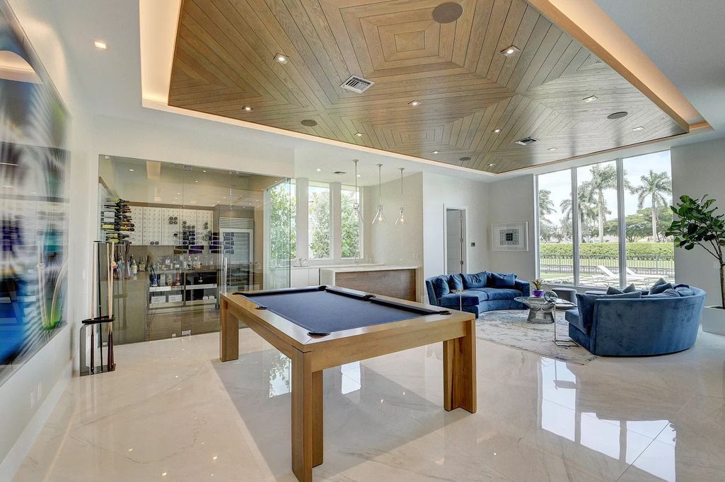 Exquisite House in Boca Raton with over 9.000 Square feet of living space