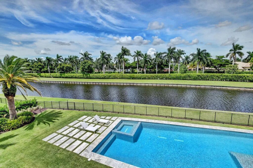 Exquisite House in Boca Raton with over 9.000 Square feet of living space