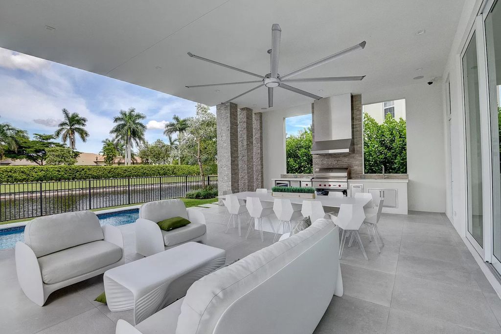 Exquisite House in Boca Raton with over 9.000 Square feet of living space