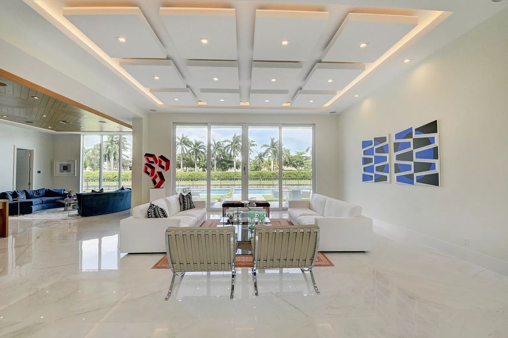 Exquisite House in Boca Raton with over 9.000 Square feet of living space