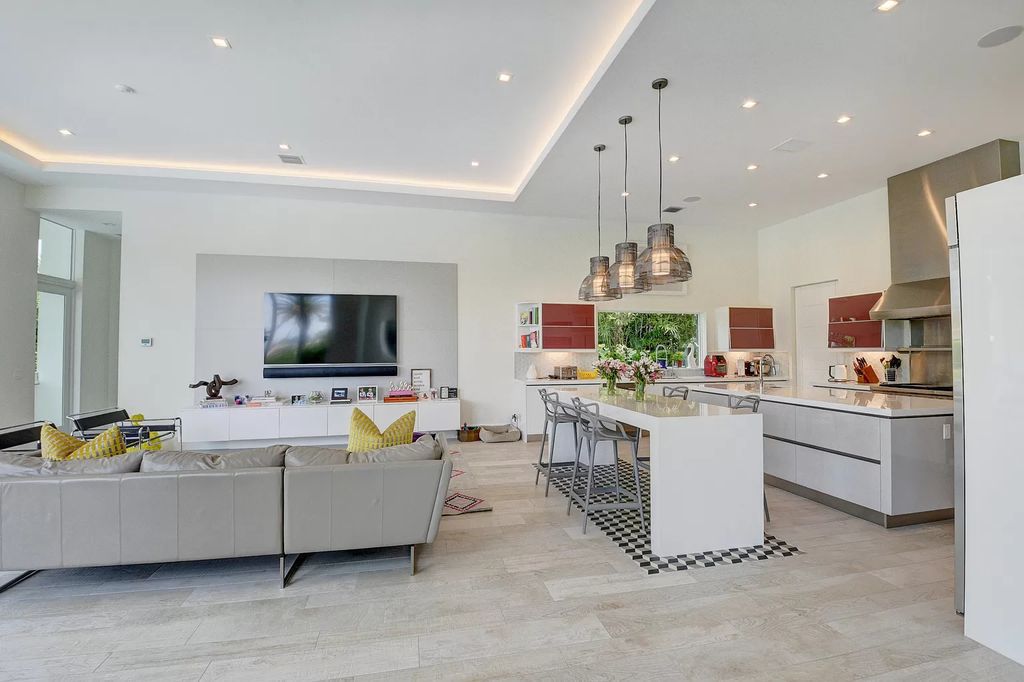 Exquisite House in Boca Raton with over 9.000 Square feet of living space