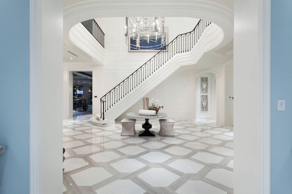 Luxury-contemporary-Villa-Oceano-Azul-by-Marc-Michaels-Interior-Design-3