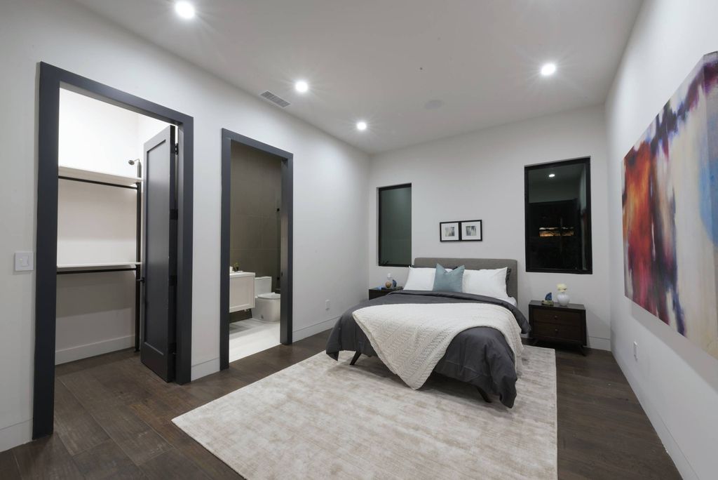 Modern-interior-style-of-4br-design-in-15025-Hesby-St-6