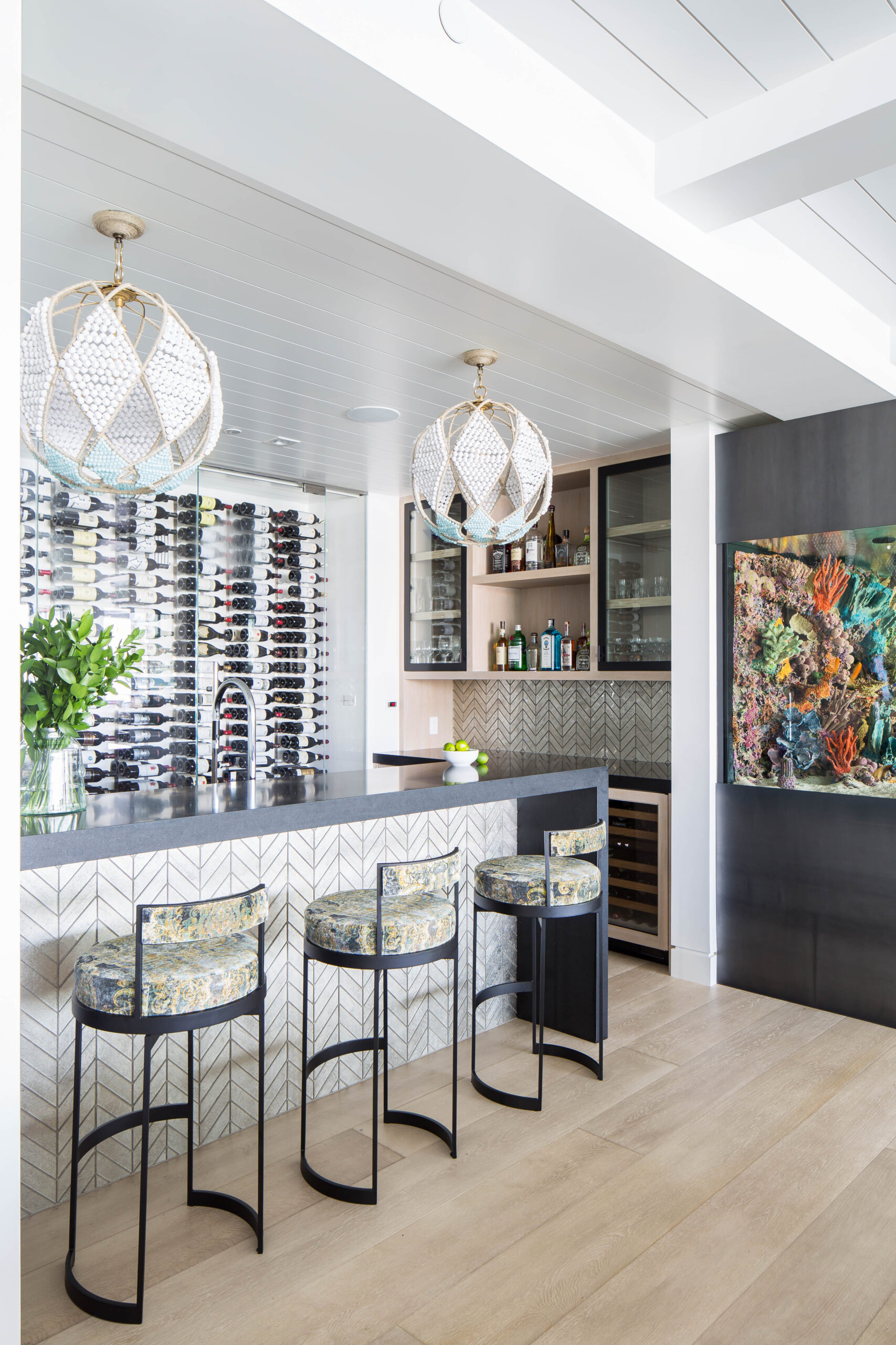 Ritzy interior design of Newport Waterfront by Blackband Design 