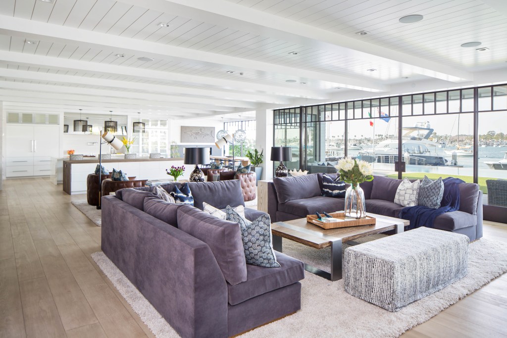 Ritzy interior design of Newport Waterfront by Blackband Design