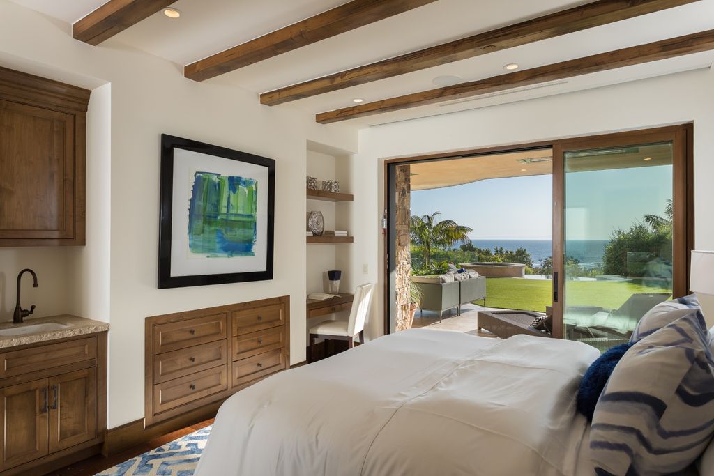 Santa-Barbara-style-estate-in-Emerald-Bay-with-Pacifics-unobstructed-view-19