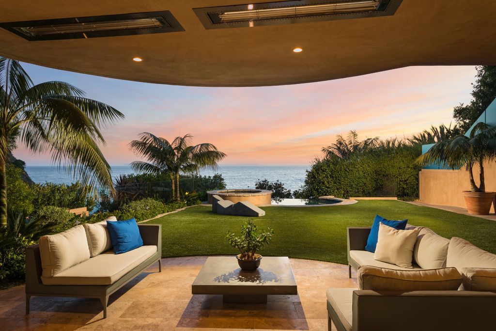 Santa-Barbara-style-estate-in-Emerald-Bay-with-Pacifics-unobstructed-view-2