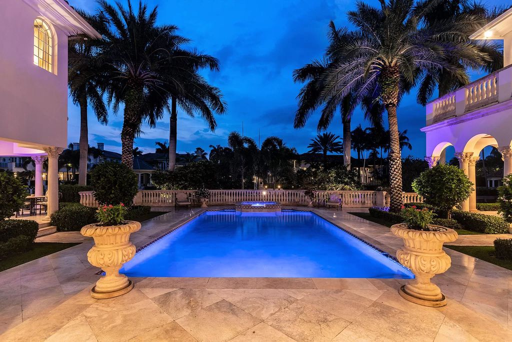 This-10995000-Traditional-Boca-Raton-Home-perfects-for-Entertaining-an-Elegant-Lifestyle-16