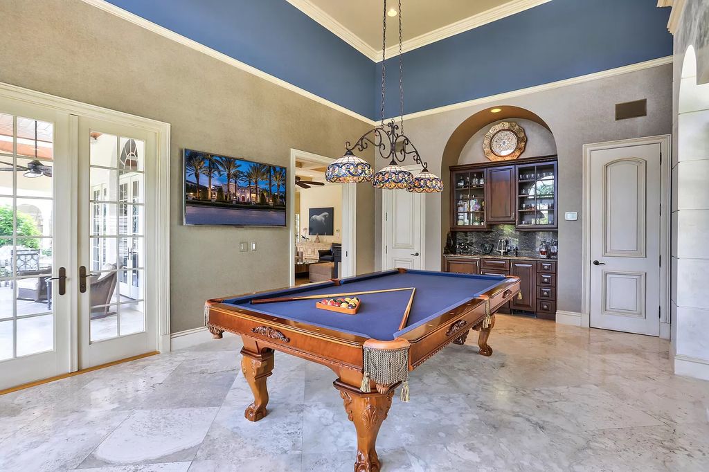 This-10995000-Traditional-Boca-Raton-Home-perfects-for-Entertaining-an-Elegant-Lifestyle-24