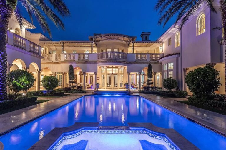 This $10,995,000 Traditional Boca Raton Home perfects for Entertaining an Elegant Lifestyle