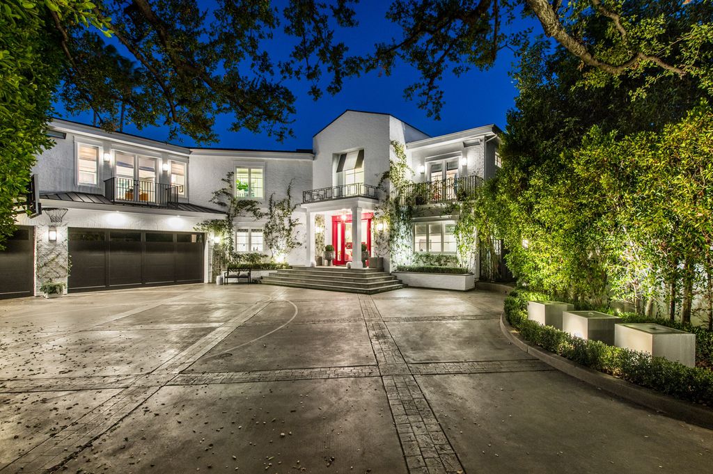 The Encino Estate is a opulent architectural masterpiece tucked behind exclusive private gates now available for sale. This home located at 4848 Encino Ave, Encino, California; offering 7 bedrooms and 9 bathrooms with over 10,500 square feet of living spaces.