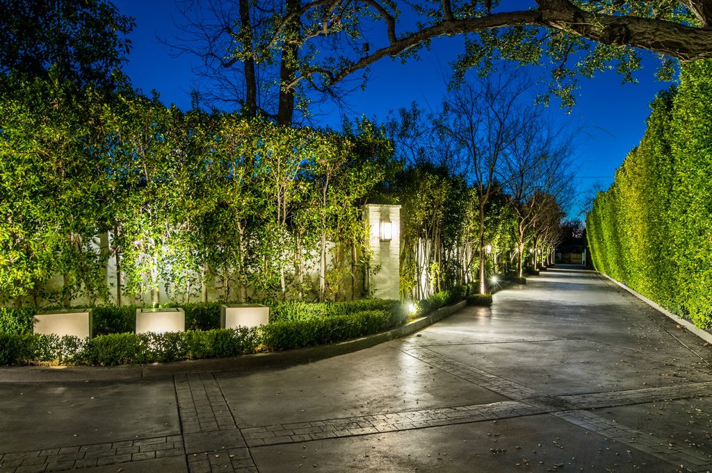 This-11495000-Breathtaking-Encino-Estate-offers-the-Quintessential-California-Living-2