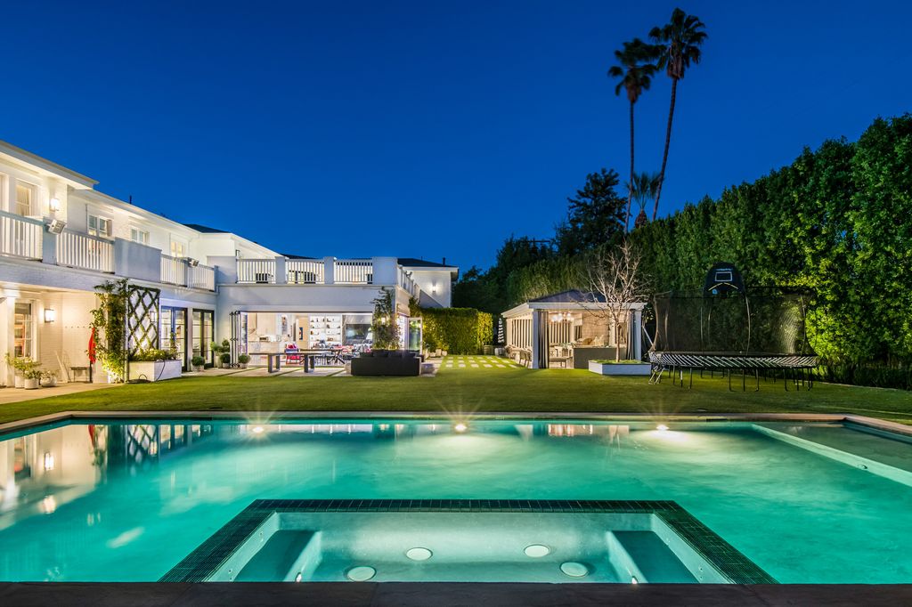 This-11495000-Breathtaking-Encino-Estate-offers-the-Quintessential-California-Living-49