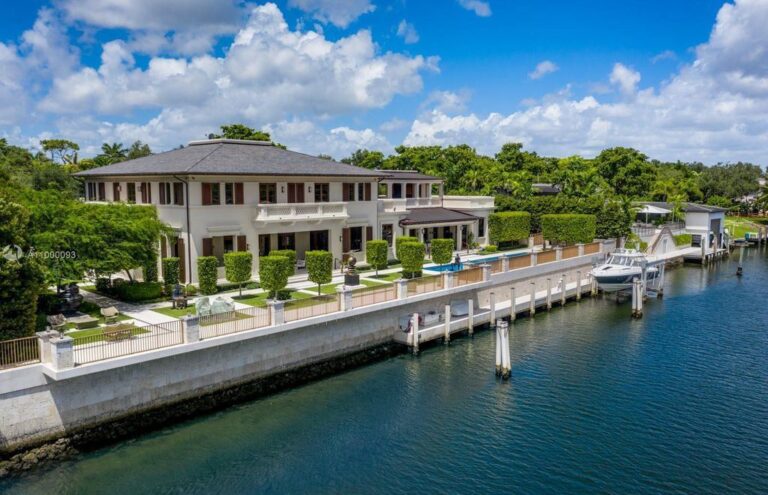 $19,500,000 Remarkable Waterfront Home is A truly Awe-inspiring Property