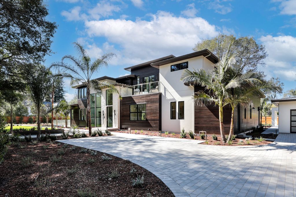 The Atherton Home is a contemporary masterpiece designed with a clear aesthetic vision that is both bold and graceful now available for sale. This home located at 134 Stockbridge Ave, Atherton, California; offering 8 bedrooms and 9 bathrooms with nearly 12,000 square feet of living spaces.