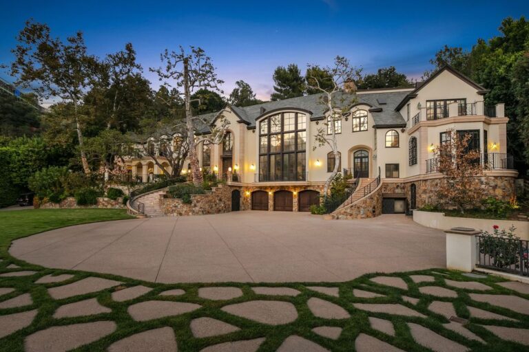 This 25,000,000 Palatial Beverly Hills Mansion offers Extremely Private