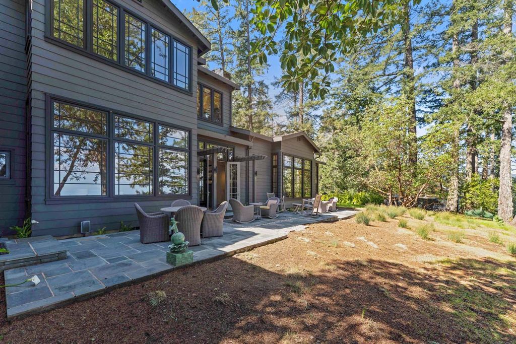 The Architectural Home in Woodside is on a extraordinary setting has a backdrop of dazzling San Francisco Bay views now available for sale. This home located at 1090 Bear Gulch Rd, Woodside, California; offering 3 bedrooms and 4 bathrooms with over 5,400 square feet of living spaces.