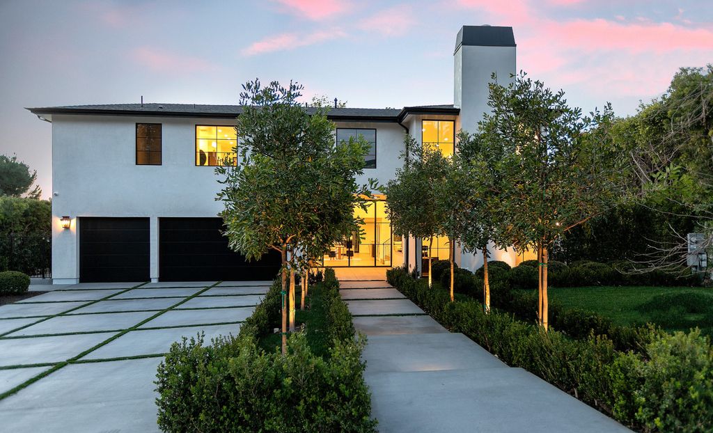 This-6495000-Newly-re-imagined-Beverly-Hills-Home-features-Luxury-California-Living-2