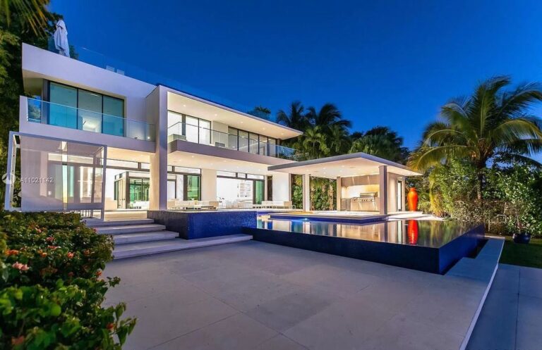 Ultra Modern Bayfront Resort Style Mansion in Miami Beach