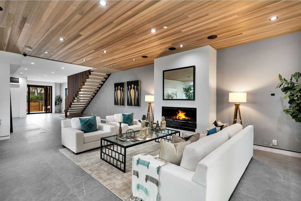 The Los Angeles Home is a brand new gated residence features modern contemporary design in the heart of Melrose Village now available for sale. This home located at 808 N Spaulding Ave, Los Angeles, California; offering 5 bedrooms and 6 bathrooms with over 4,600 square feet of living spaces. 