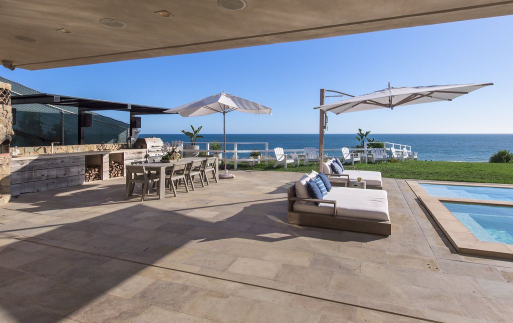 A-24500000-Architectural-Home-in-Malibu-with-Rough-hewn-Stone-Exterior-10