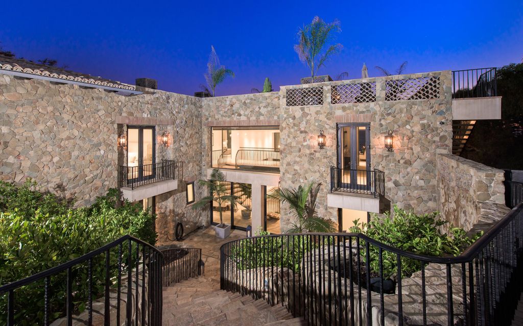 A-24500000-Architectural-Home-in-Malibu-with-Rough-hewn-Stone-Exterior-25