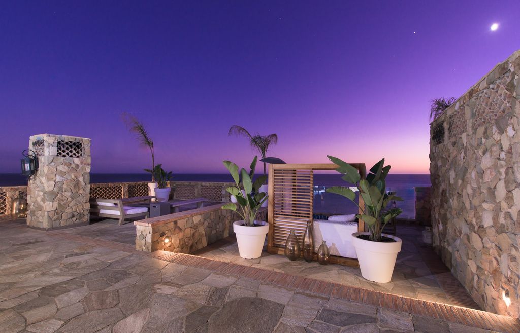 A-24500000-Architectural-Home-in-Malibu-with-Rough-hewn-Stone-Exterior-33