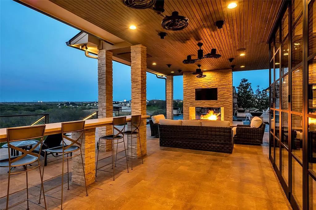 A-5900000-Texas-Home-with-Panoramic-Views-of-Serene-Greenspace-4