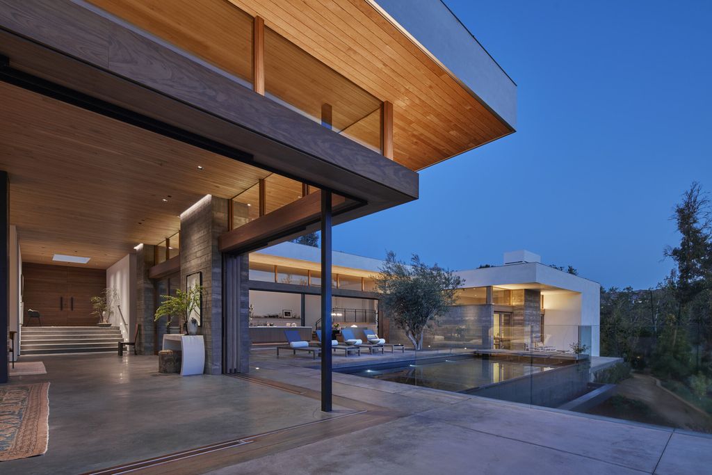 A-Brand-new-Contemporary-Home-of-Exceptional-Tranquility-in-Malibu-hits-the-Market-for-19450000-1