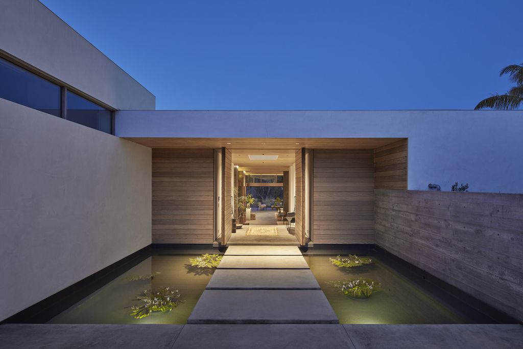 A-Brand-new-Contemporary-Home-of-Exceptional-Tranquility-in-Malibu-hits-the-Market-for-19450000-3