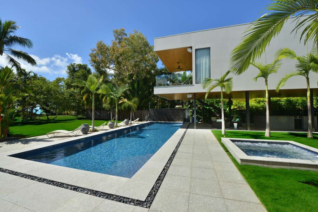 A-Futuristic-Queensland-Home-with-Breathtaking-Views-for-Rent-6400-Weekly-24