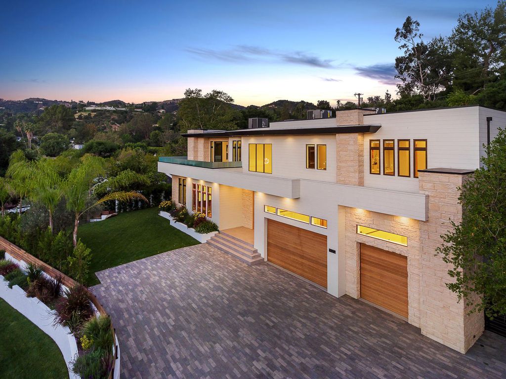 A-Magnificent-Luxury-Home-in-Encino-with-Impeccable-Design-listed-for-5900000-1